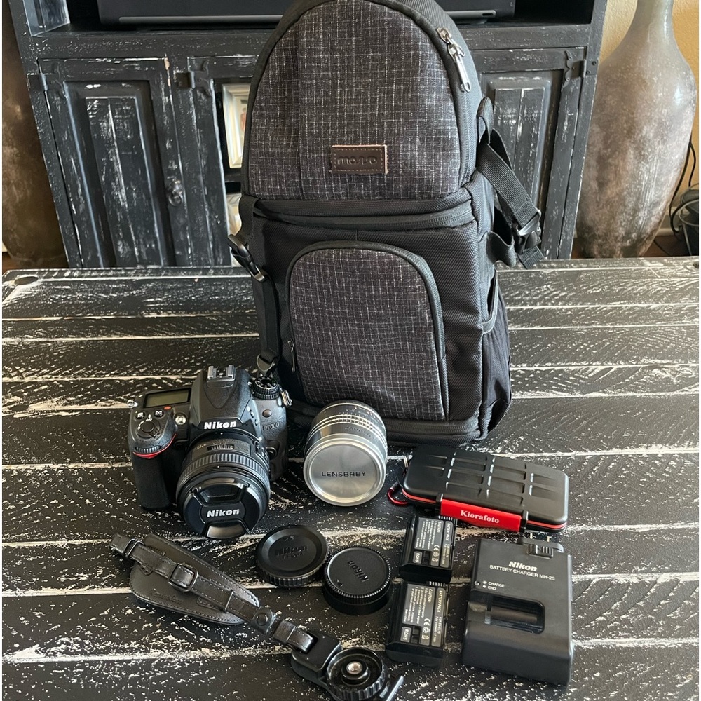 Nikon D7000 digital camera w/Lensbaby lens & all accessories pictured.